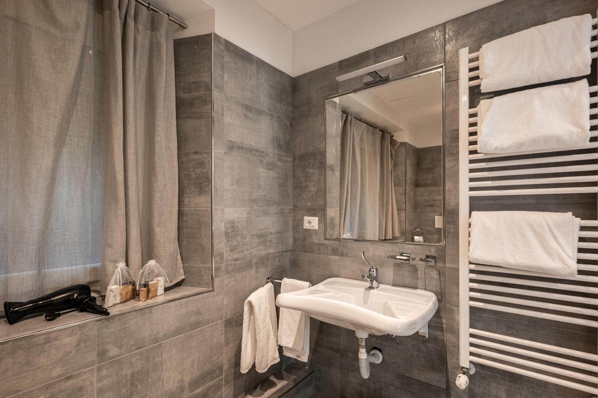 Ai Suma Hotel Милано Екстериор снимка